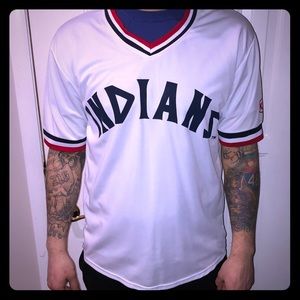 Men’s CLE Indians short sleeve jersey. Size XL